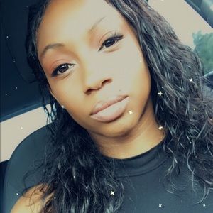 Meet your Posher, Denisha